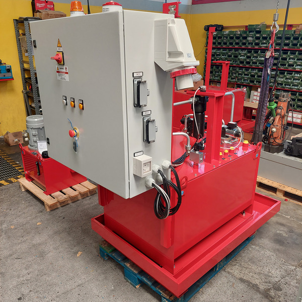 Hydraulic power pack for complete formwork control