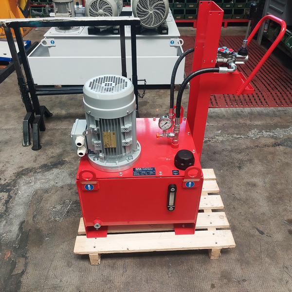 Hydraulic power pack for wrapping