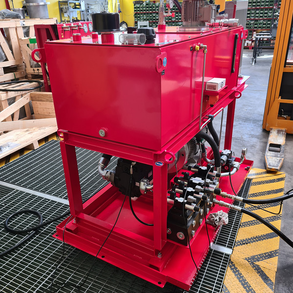 Hydraulic power pack for bridge crane lift control